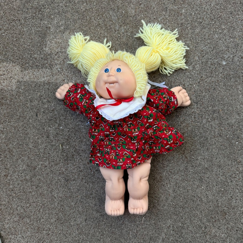 Vintage 1986 Cabbage Patch Kids Blonde Yarn Pigtails Red Christmas Dress